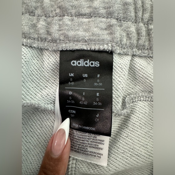 Adidas sweatpants - Picture 5 of 5